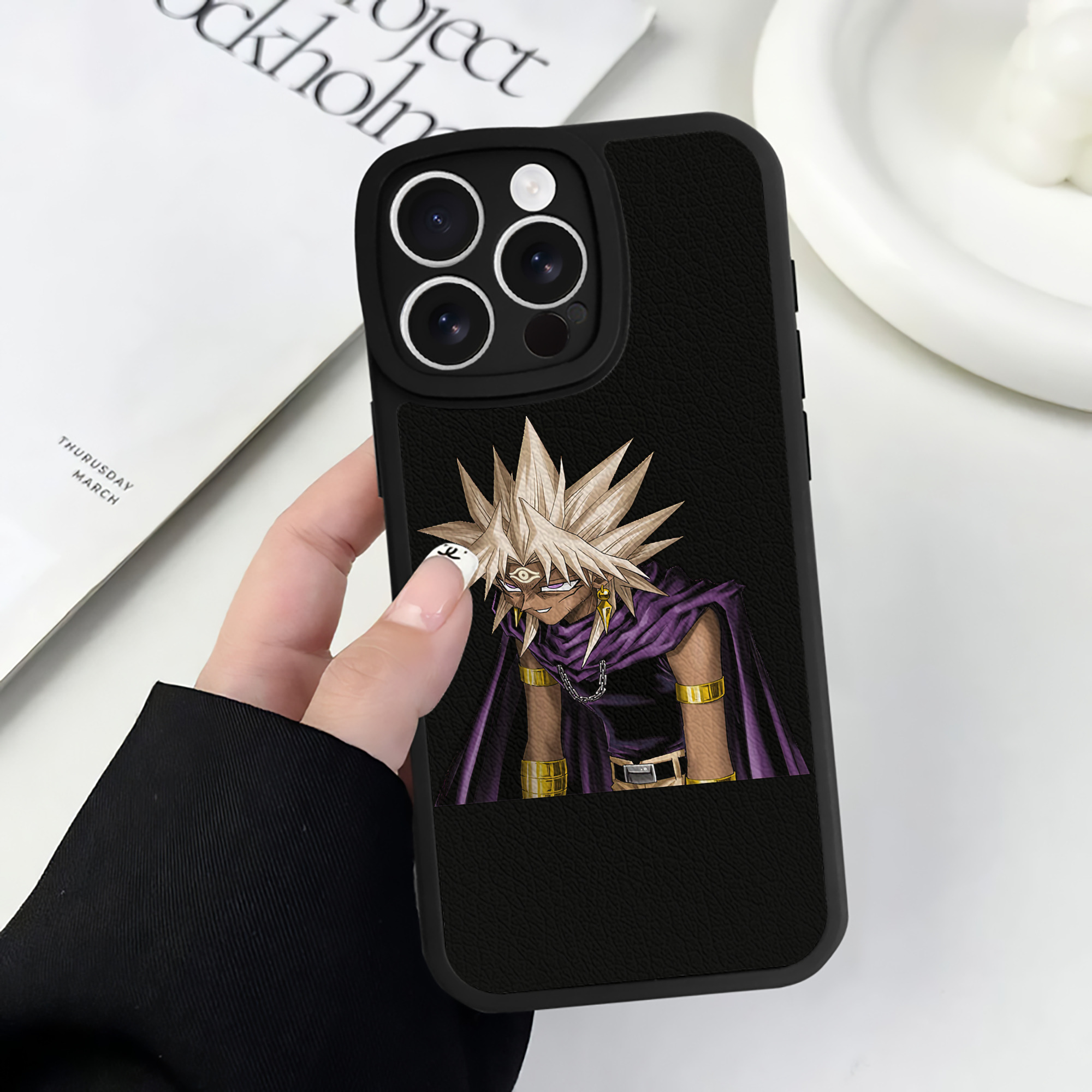遊☆戯☆王 Yu-Gi-Oh! 【iPhone 16シリーズ対応】シリコンスマホケース（レザー調） 材質：シリコン